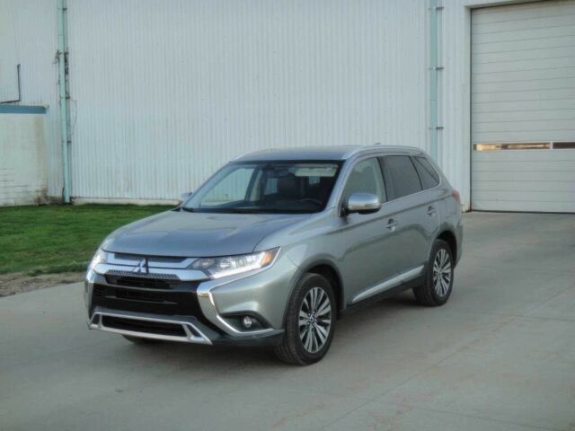 Серый Мицубиси Аутлендер, объемом двигателя 2.4 л и пробегом 42 тыс. км за 10400 $, фото 2 на Automoto.ua