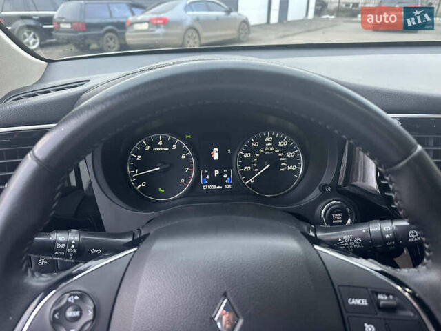 Серый Мицубиси Аутлендер, объемом двигателя 2.4 л и пробегом 115 тыс. км за 17500 $, фото 6 на Automoto.ua