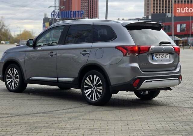 Мицубиси Аутлендер 2019 в Киеве на Automoto.ua Серый Мицубиси Аутлендер, объемом двигателя 2.4 л и пробегом 73 тыс. км за 20999 $, фото 9 на Automoto.ua