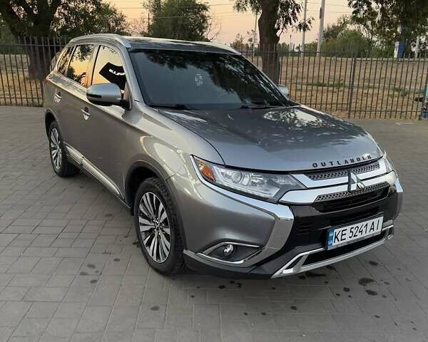 Міцубісі Аутлендер 2019 у Кривому Розі на Automoto.ua Сірий Міцубісі Аутлендер, об'ємом двигуна 2.4 л та пробігом 80 тис. км за 19100 $, фото 12 на Automoto.ua