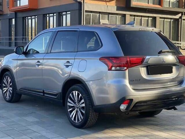 Сірий Міцубісі Аутлендер, об'ємом двигуна 2.4 л та пробігом 133 тис. км за 14000 $, фото 12 на Automoto.ua