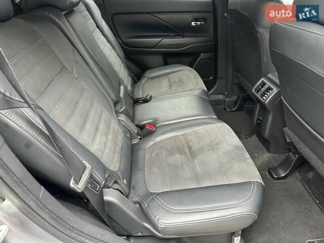 Сірий Міцубісі Аутлендер, об'ємом двигуна 2.4 л та пробігом 131 тис. км за 17440 $, фото 14 на Automoto.ua