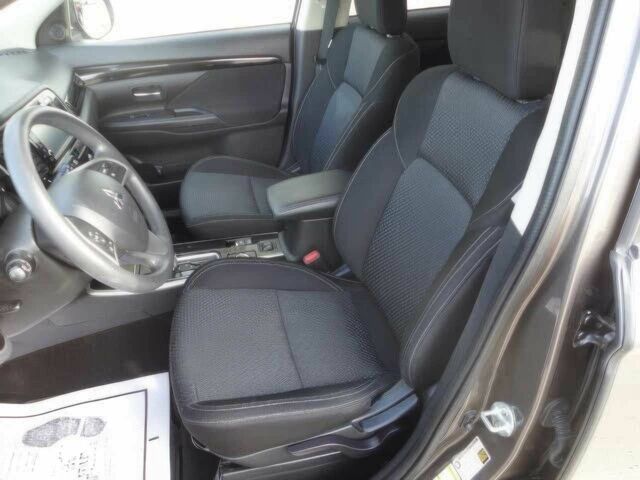 Серый Мицубиси Аутлендер, объемом двигателя 2.4 л и пробегом 38 тыс. км за 13200 $, фото 6 на Automoto.ua