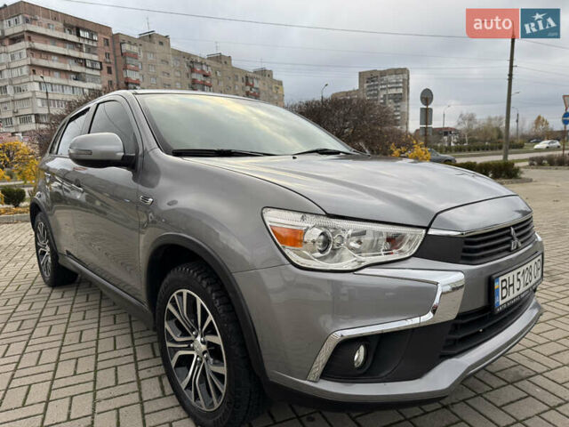 Серый Мицубиси Аутлендер, объемом двигателя 2 л и пробегом 45 тыс. км за 14000 $, фото 7 на Automoto.ua
