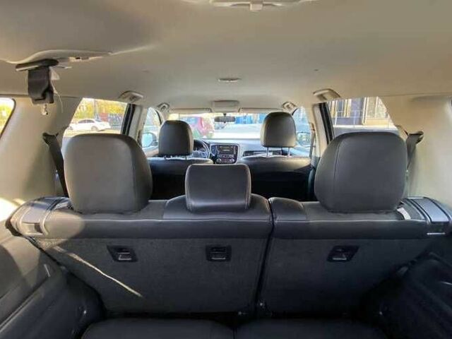 Сірий Міцубісі Аутлендер, об'ємом двигуна 2.4 л та пробігом 133 тис. км за 14000 $, фото 8 на Automoto.ua