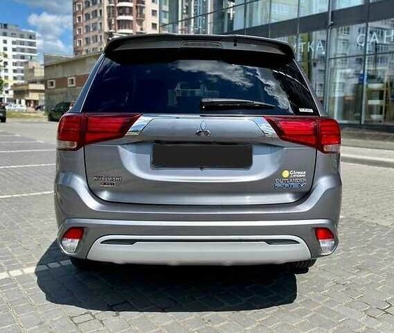 Сірий Міцубісі Аутлендер, об'ємом двигуна 2 л та пробігом 81 тис. км за 21000 $, фото 6 на Automoto.ua