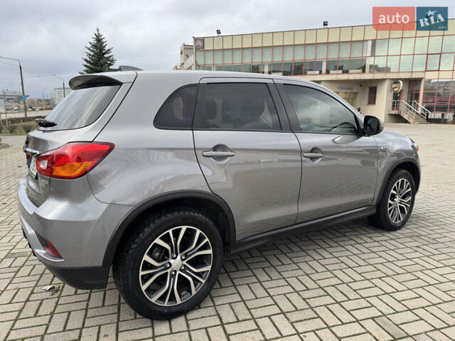 Серый Мицубиси Аутлендер, объемом двигателя 2 л и пробегом 45 тыс. км за 14000 $, фото 9 на Automoto.ua