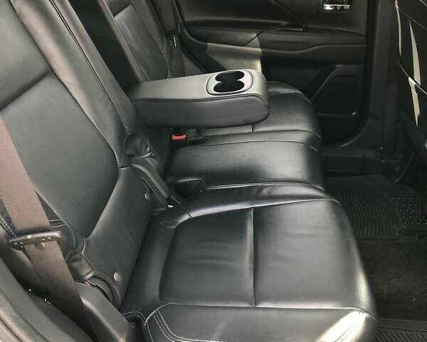 Серый Мицубиси Аутлендер, объемом двигателя 2.36 л и пробегом 155 тыс. км за 17500 $, фото 12 на Automoto.ua