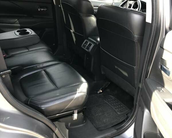 Серый Мицубиси Аутлендер, объемом двигателя 2.36 л и пробегом 155 тыс. км за 17500 $, фото 11 на Automoto.ua