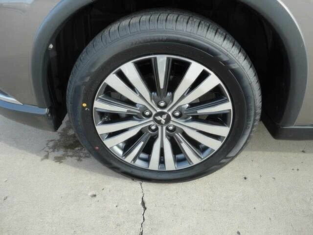 Серый Мицубиси Аутлендер, объемом двигателя 2.4 л и пробегом 38 тыс. км за 13200 $, фото 9 на Automoto.ua