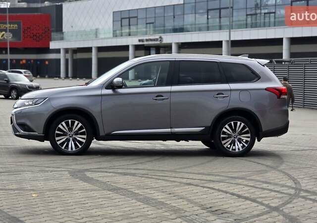 Мицубиси Аутлендер 2019 в Киеве на Automoto.ua Серый Мицубиси Аутлендер, объемом двигателя 2.4 л и пробегом 73 тыс. км за 20999 $, фото 6 на Automoto.ua