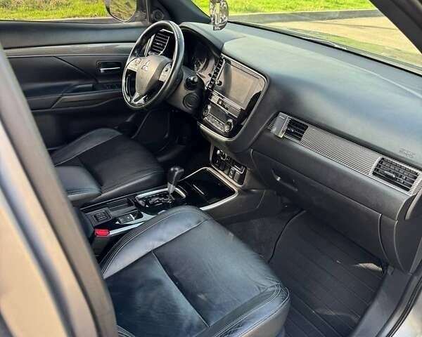 Міцубісі Аутлендер 2019 у Кривому Розі на Automoto.ua Сірий Міцубісі Аутлендер, об'ємом двигуна 2.4 л та пробігом 80 тис. км за 19100 $, фото 21 на Automoto.ua