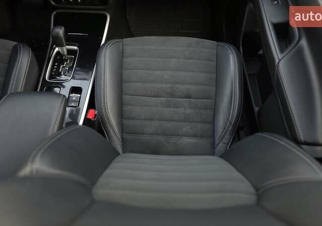 Мицубиси Аутлендер 2019 в Киеве на Automoto.ua Серый Мицубиси Аутлендер, объемом двигателя 2.4 л и пробегом 73 тыс. км за 20999 $, фото 22 на Automoto.ua