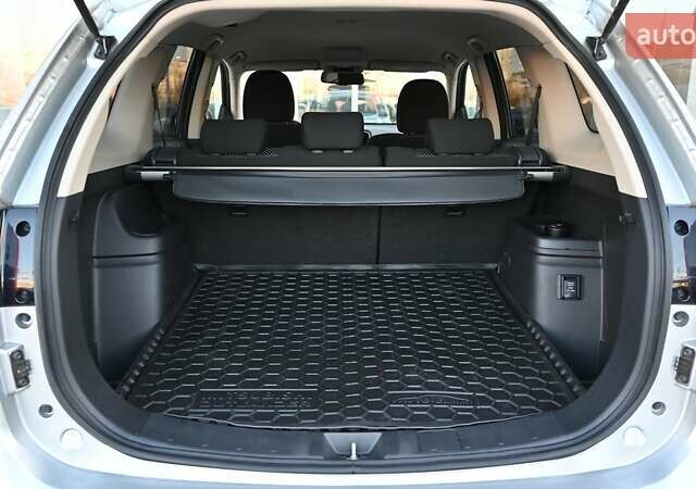 Серый Мицубиси Аутлендер, объемом двигателя 2 л и пробегом 92 тыс. км за 17981 $, фото 9 на Automoto.ua