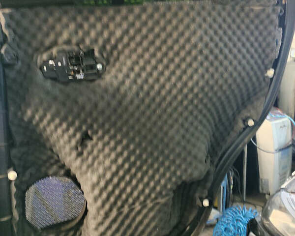 Серый Мицубиси Аутлендер, объемом двигателя 2.36 л и пробегом 135 тыс. км за 19200 $, фото 6 на Automoto.ua