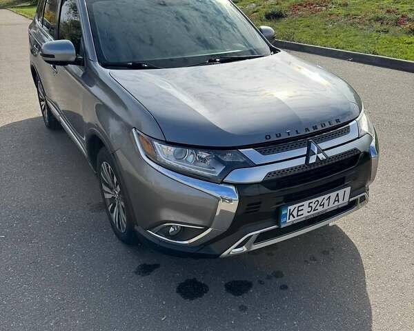 Міцубісі Аутлендер 2019 у Кривому Розі на Automoto.ua Сірий Міцубісі Аутлендер, об'ємом двигуна 2.4 л та пробігом 80 тис. км за 19100 $, фото 18 на Automoto.ua
