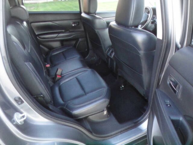 Серый Мицубиси Аутлендер, объемом двигателя 2.4 л и пробегом 42 тыс. км за 10400 $, фото 11 на Automoto.ua