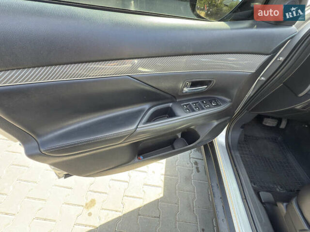 Серый Мицубиси Аутлендер, объемом двигателя 2.36 л и пробегом 123 тыс. км за 22000 $, фото 14 на Automoto.ua