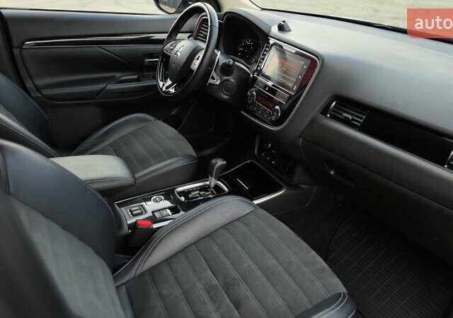 Мицубиси Аутлендер 2019 в Киеве на Automoto.ua Серый Мицубиси Аутлендер, объемом двигателя 2.4 л и пробегом 73 тыс. км за 20999 $, фото 29 на Automoto.ua