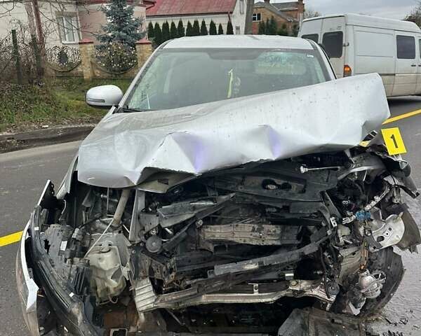 Серый Мицубиси Аутлендер, объемом двигателя 2.35 л и пробегом 100 тыс. км за 5500 $, фото 5 на Automoto.ua