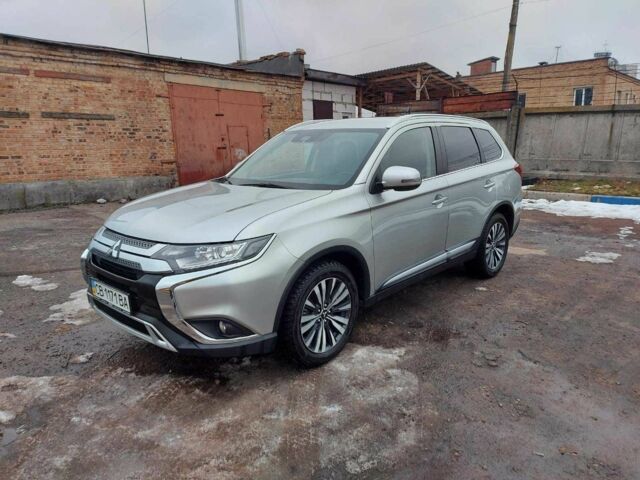 Серый Мицубиси Аутлендер, объемом двигателя 2.4 л и пробегом 85 тыс. км за 20500 $, фото 3 на Automoto.ua