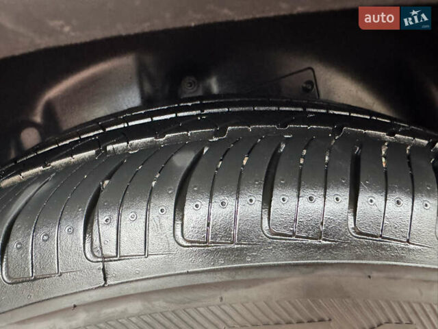 Серый Мицубиси Аутлендер, объемом двигателя 2 л и пробегом 137 тыс. км за 16500 $, фото 15 на Automoto.ua