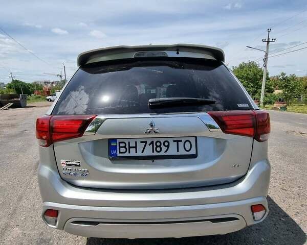 Мицубиси Аутлендер 2019 в Львове на Automoto.ua Серый Мицубиси Аутлендер, объемом двигателя 2 л и пробегом 74 тыс. км за 23300 $, фото 2 на Automoto.ua
