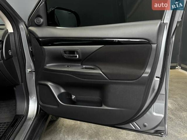 Серый Мицубиси Аутлендер, объемом двигателя 2 л и пробегом 91 тыс. км за 19000 $, фото 35 на Automoto.ua