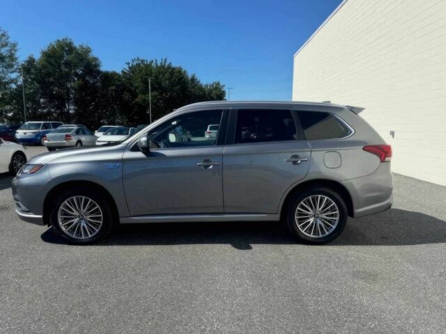 Сірий Міцубісі Аутлендер, об'ємом двигуна 2 л та пробігом 37 тис. км за 16800 $, фото 4 на Automoto.ua