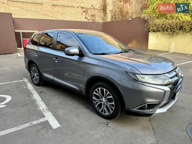 Серый Мицубиси Аутлендер, объемом двигателя 2.36 л и пробегом 136 тыс. км за 14900 $, фото 8 на Automoto.ua