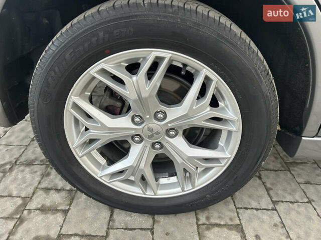 Сірий Міцубісі Аутлендер, об'ємом двигуна 0 л та пробігом 157 тис. км за 25900 $, фото 17 на Automoto.ua