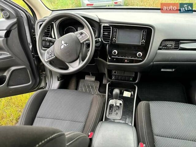 Сірий Міцубісі Аутлендер, об'ємом двигуна 2.36 л та пробігом 91 тис. км за 21150 $, фото 26 на Automoto.ua
