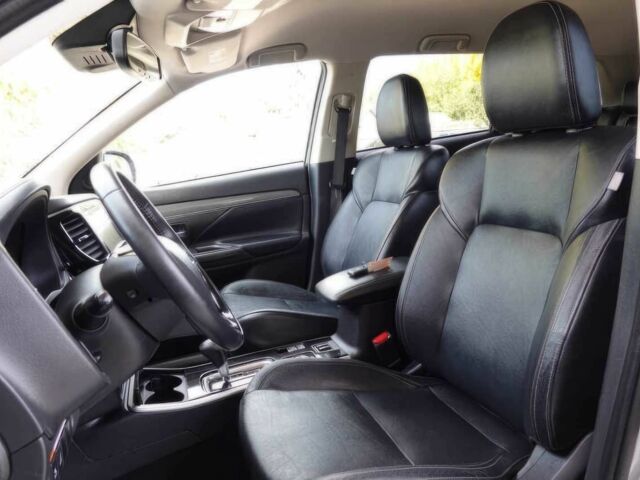 Сірий Міцубісі Аутлендер, об'ємом двигуна 2.4 л та пробігом 49 тис. км за 12100 $, фото 8 на Automoto.ua