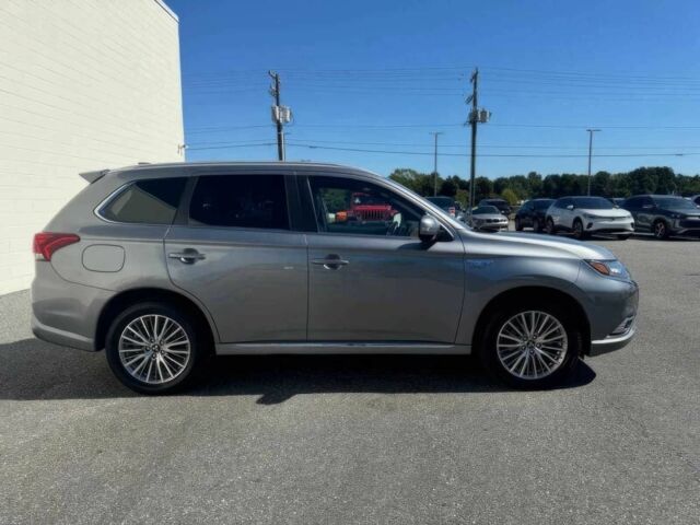 Сірий Міцубісі Аутлендер, об'ємом двигуна 2 л та пробігом 37 тис. км за 16800 $, фото 3 на Automoto.ua