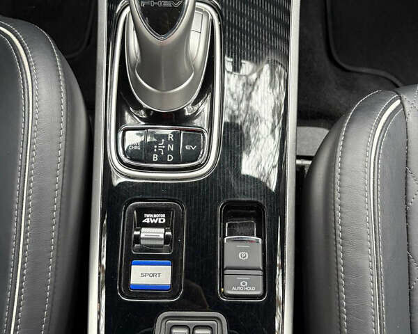 Серый Мицубиси Аутлендер, объемом двигателя 2.36 л и пробегом 179 тыс. км за 24900 $, фото 19 на Automoto.ua