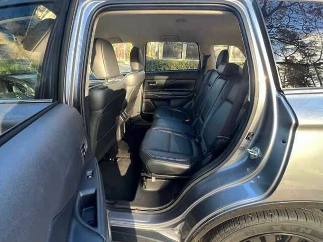 Сірий Міцубісі Аутлендер, об'ємом двигуна 2.4 л та пробігом 120 тис. км за 21200 $, фото 13 на Automoto.ua