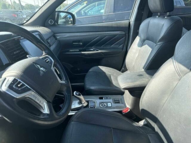 Серый Мицубиси Аутлендер, объемом двигателя 2 л и пробегом 37 тыс. км за 13400 $, фото 7 на Automoto.ua