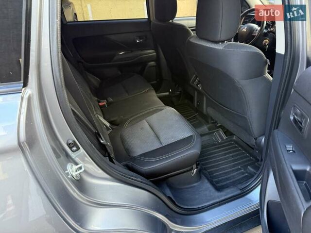 Серый Мицубиси Аутлендер, объемом двигателя 2.36 л и пробегом 136 тыс. км за 14900 $, фото 14 на Automoto.ua