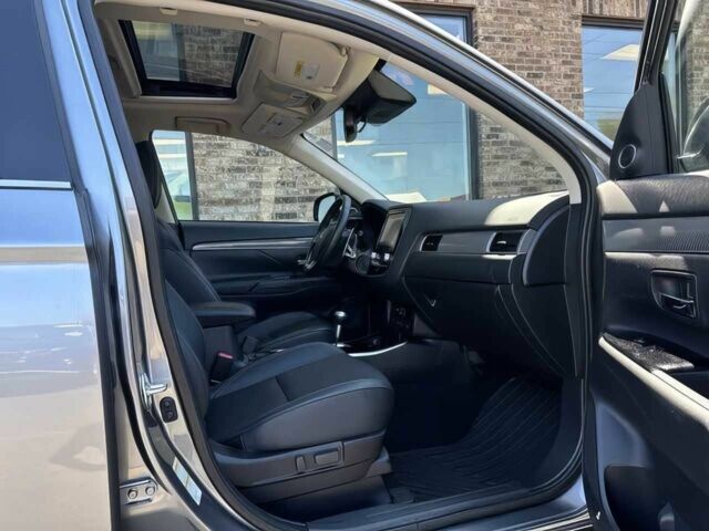 Сірий Міцубісі Аутлендер, об'ємом двигуна 3 л та пробігом 37 тис. км за 6100 $, фото 8 на Automoto.ua