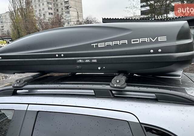 Серый Мицубиси Аутлендер, объемом двигателя 2 л и пробегом 70 тыс. км за 16899 $, фото 12 на Automoto.ua