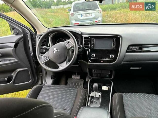 Сірий Міцубісі Аутлендер, об'ємом двигуна 2.36 л та пробігом 91 тис. км за 21150 $, фото 25 на Automoto.ua