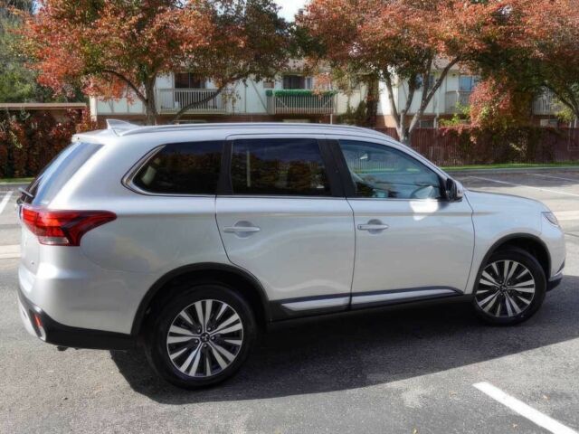 Сірий Міцубісі Аутлендер, об'ємом двигуна 2.4 л та пробігом 49 тис. км за 12100 $, фото 3 на Automoto.ua