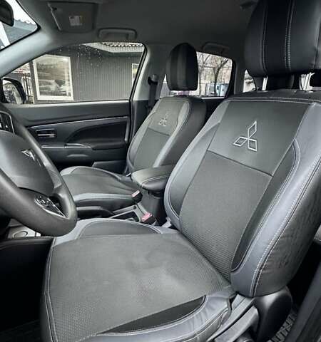 Серый Мицубиси Аутлендер, объемом двигателя 2 л и пробегом 70 тыс. км за 16899 $, фото 18 на Automoto.ua