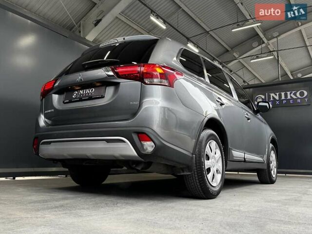 Серый Мицубиси Аутлендер, объемом двигателя 2 л и пробегом 91 тыс. км за 19000 $, фото 19 на Automoto.ua