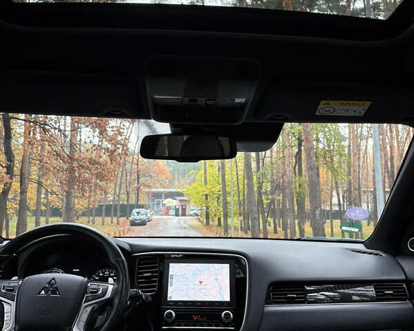 Серый Мицубиси Аутлендер, объемом двигателя 2.36 л и пробегом 179 тыс. км за 24900 $, фото 14 на Automoto.ua