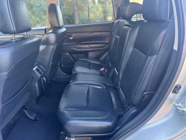 Сірий Міцубісі Аутлендер, об'ємом двигуна 2.4 л та пробігом 33 тис. км за 3000 $, фото 13 на Automoto.ua