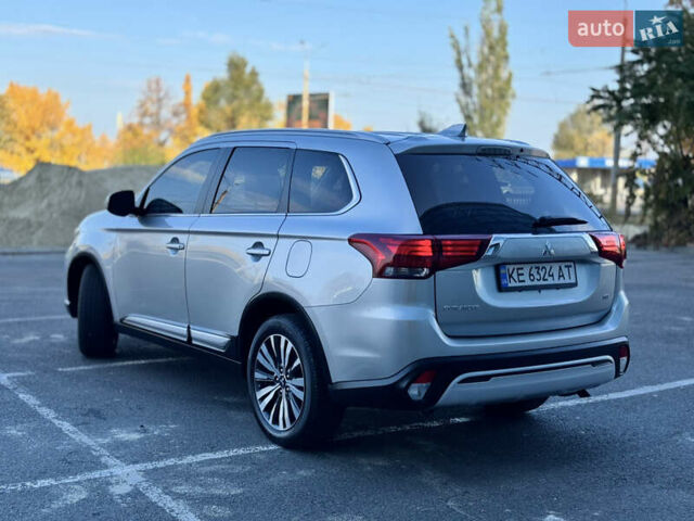 Міцубісі Аутлендер 2020 у Дніпро (Дніпропетровську) на Automoto.ua Сірий Міцубісі Аутлендер, об'ємом двигуна 2.36 л та пробігом 29 тис. км за 25500 $, фото 7 на Automoto.ua