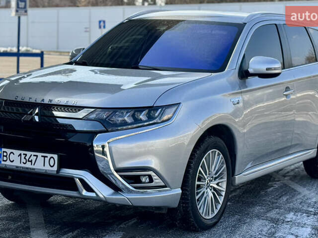 Серый Мицубиси Аутлендер, объемом двигателя 2 л и пробегом 127 тыс. км за 22900 $, фото 30 на Automoto.ua