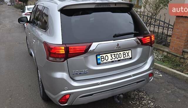 Серый Мицубиси Аутлендер, объемом двигателя 2.4 л и пробегом 174 тыс. км за 27300 $, фото 5 на Automoto.ua