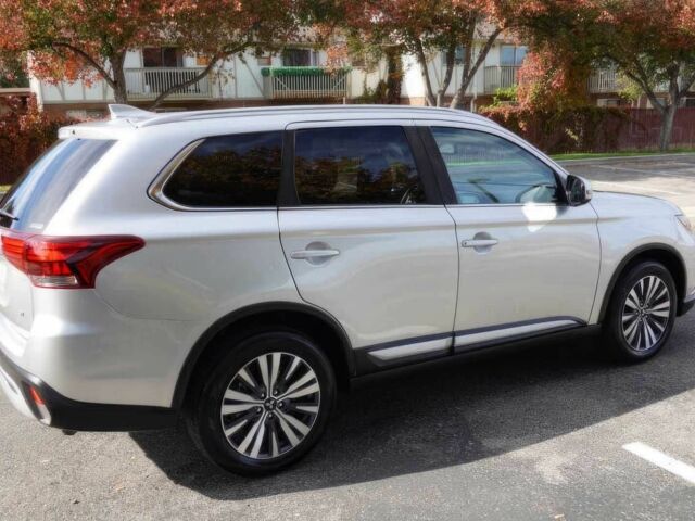 Сірий Міцубісі Аутлендер, об'ємом двигуна 2.4 л та пробігом 49 тис. км за 12100 $, фото 7 на Automoto.ua